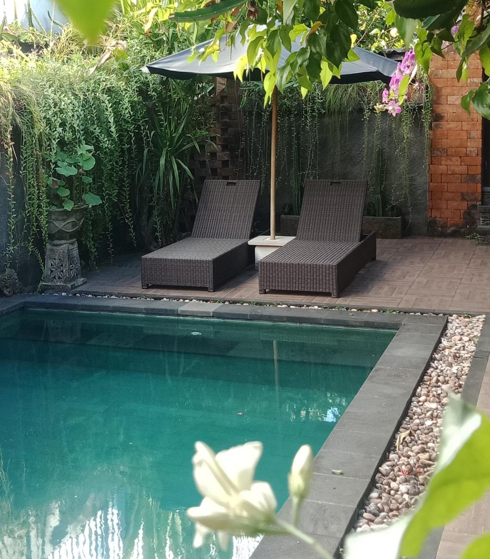 D'Puja Home Stay And Spa ヌサドゥア エクステリア 写真