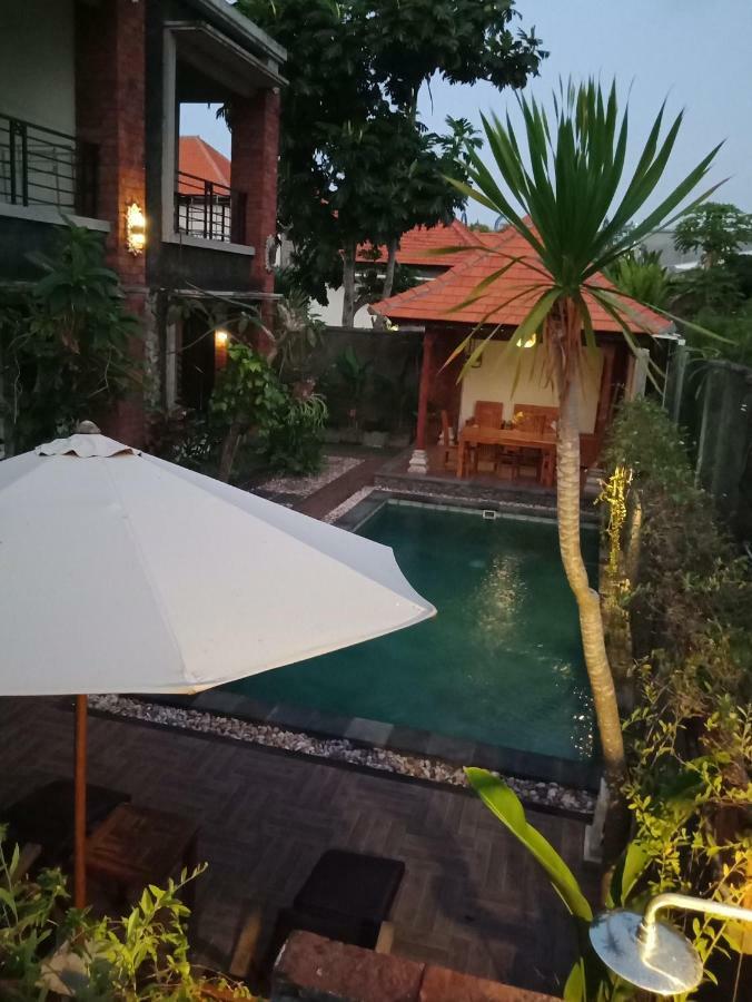 D'Puja Home Stay And Spa ヌサドゥア エクステリア 写真