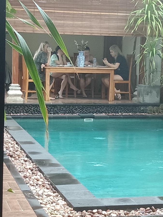 D'Puja Home Stay And Spa ヌサドゥア エクステリア 写真