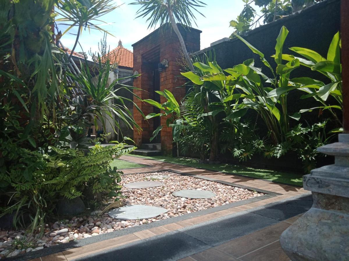 D'Puja Home Stay And Spa ヌサドゥア エクステリア 写真